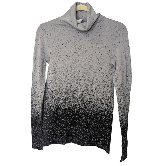 Athleta Tops - ATHLETA Long Sleeve Turtleneck with Thumb Holes Gray Black Womens Size Small